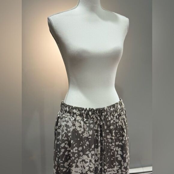 SALE! Gray Simply Vera Spotted Teardrop Maxi Skirt Size L EUC - Picture 3 of 7